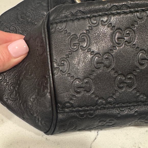 Gucci Hobo Bag in Black with Gold - Picture 4 of 9